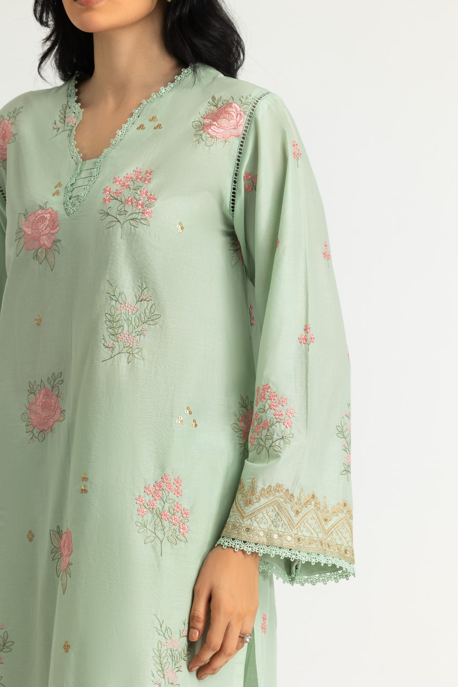 3PC Lawn Zari And Sequins Embroidered Suit With Chiffon Embroidered Dupatta
