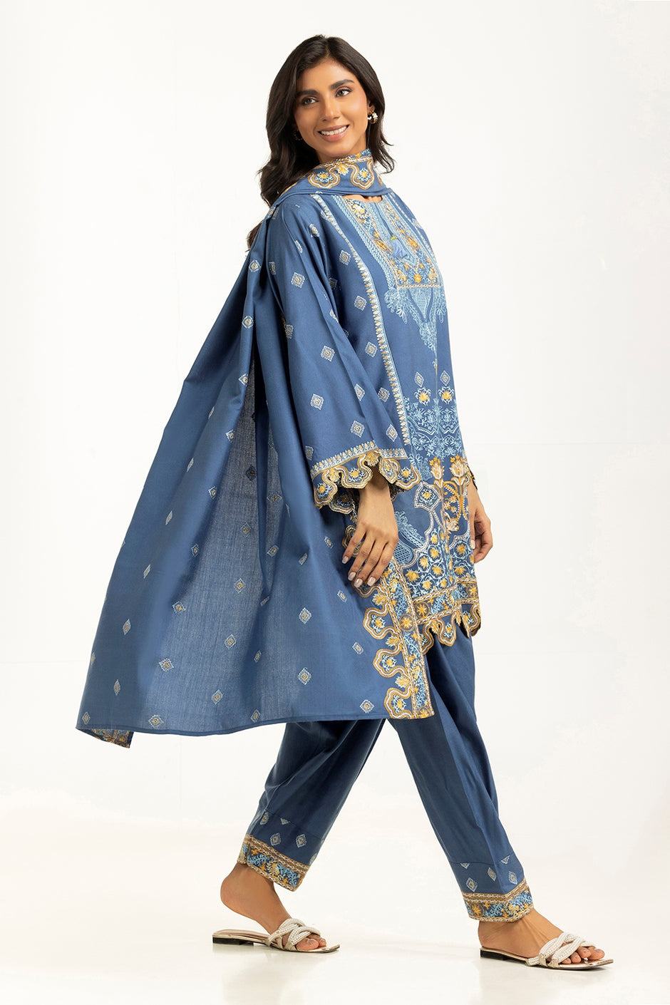 3PC Pashmina Embroidered Suit
