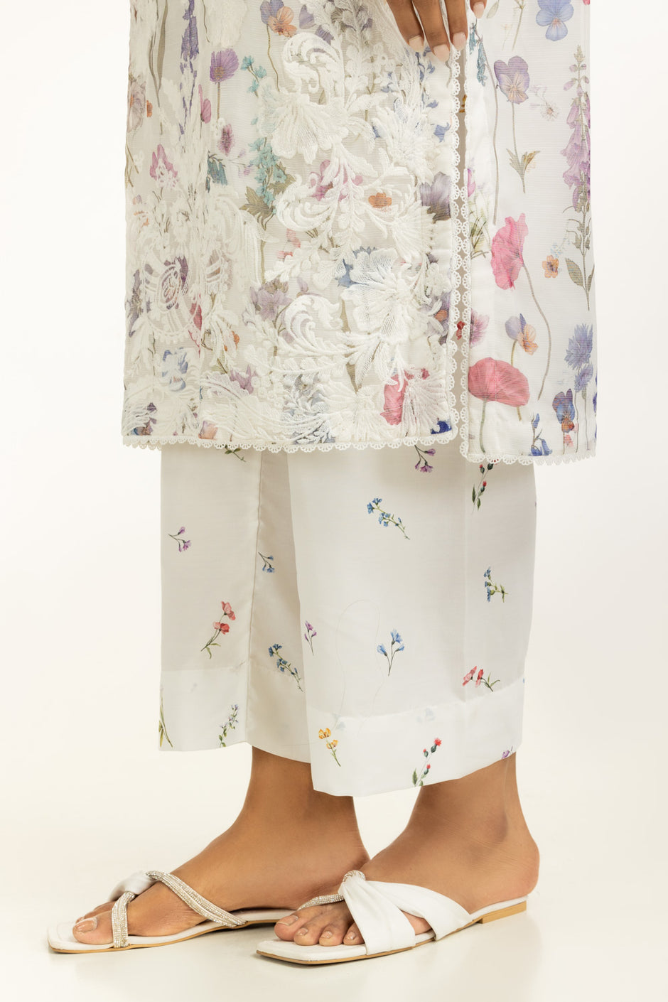 3PC Poly Slub Printed Suit With Embroidered