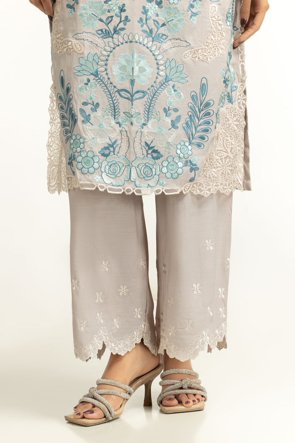 3PC Viscose Rawsilk Embroidered Suit
