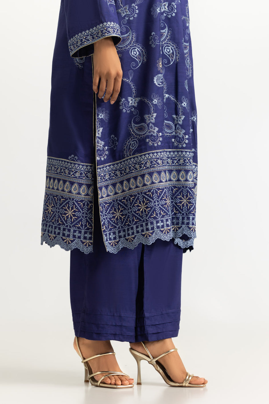 3PC Viscose Rawsilk Embroidered Suit