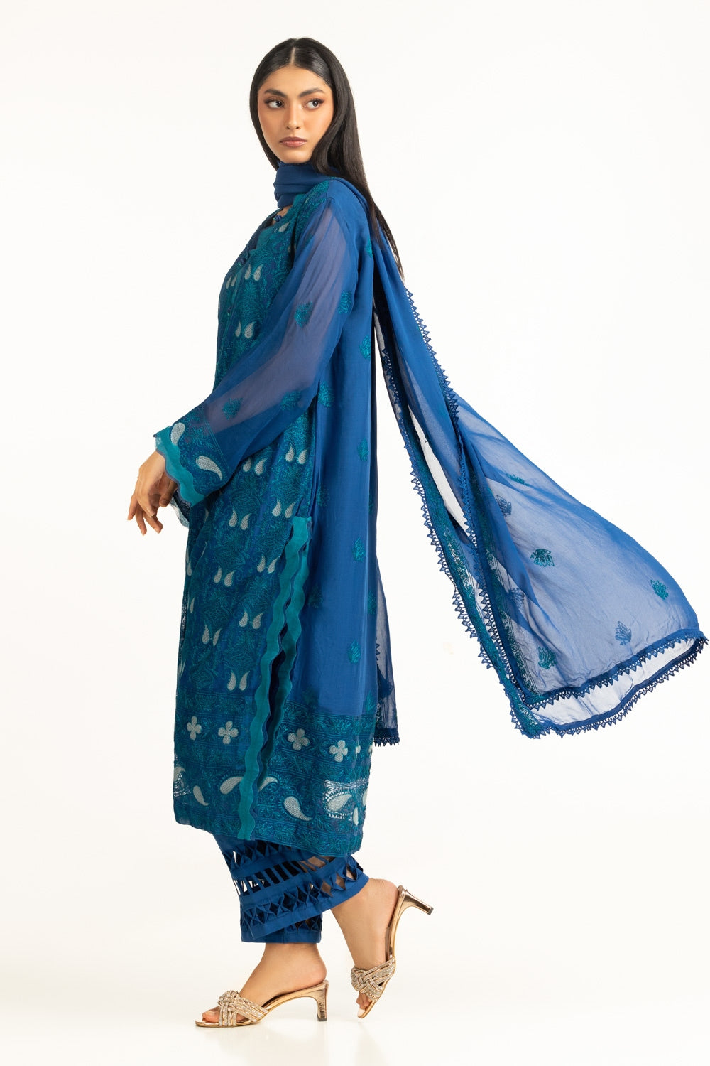 3Pc Chiffon Embroidered Suit IUSTKSD-769