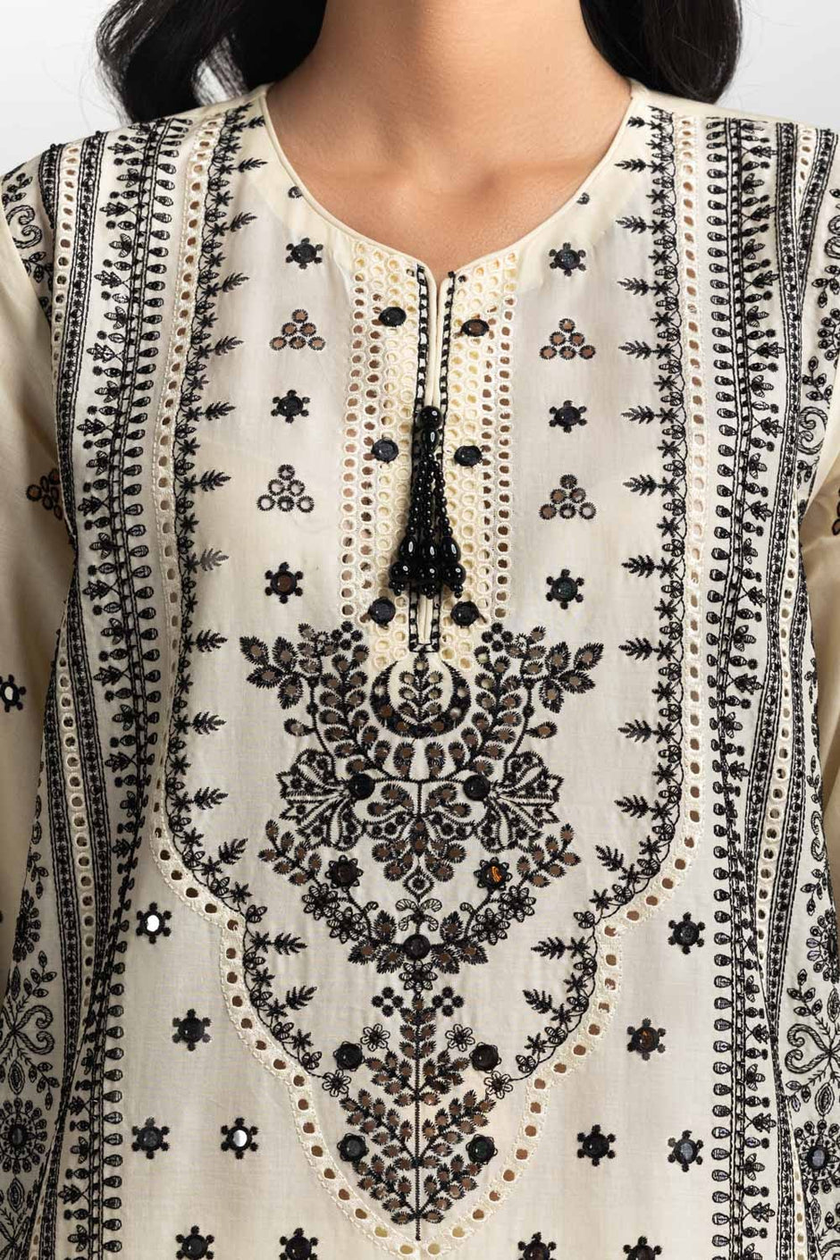 3PC Lawn Embroidered Suit