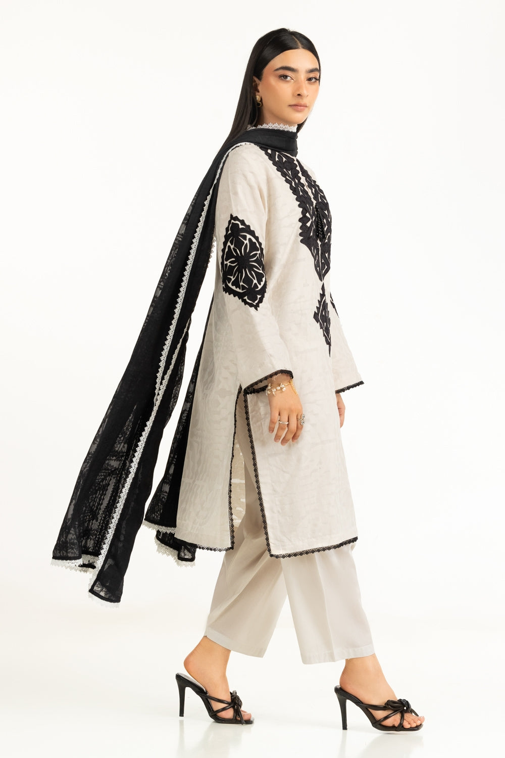 3PC Jacquard Embroidered Suit IUSTKSD-992