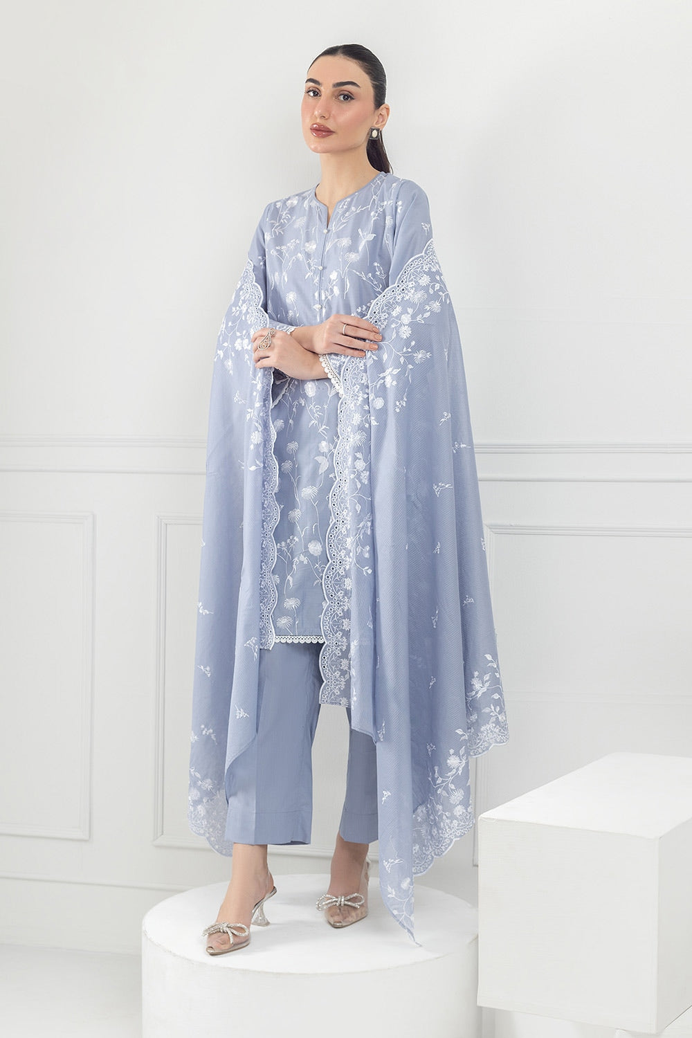 3PC Lawn Embroidered Suit
