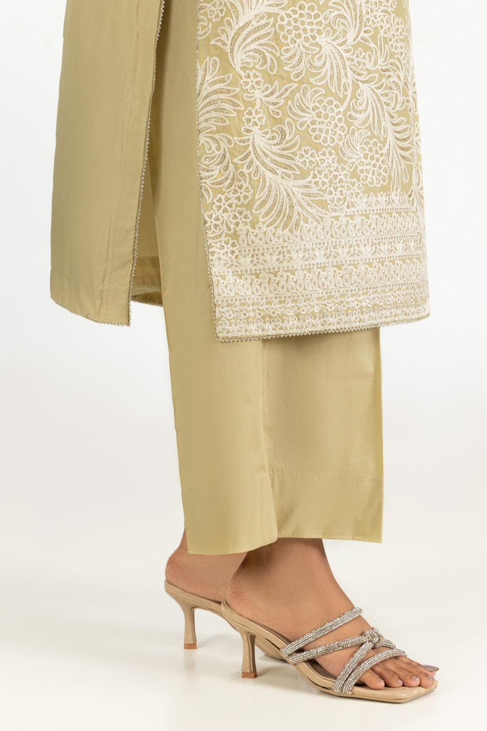 3PC Lawn Embroidered Suit IUSTKSD-768
