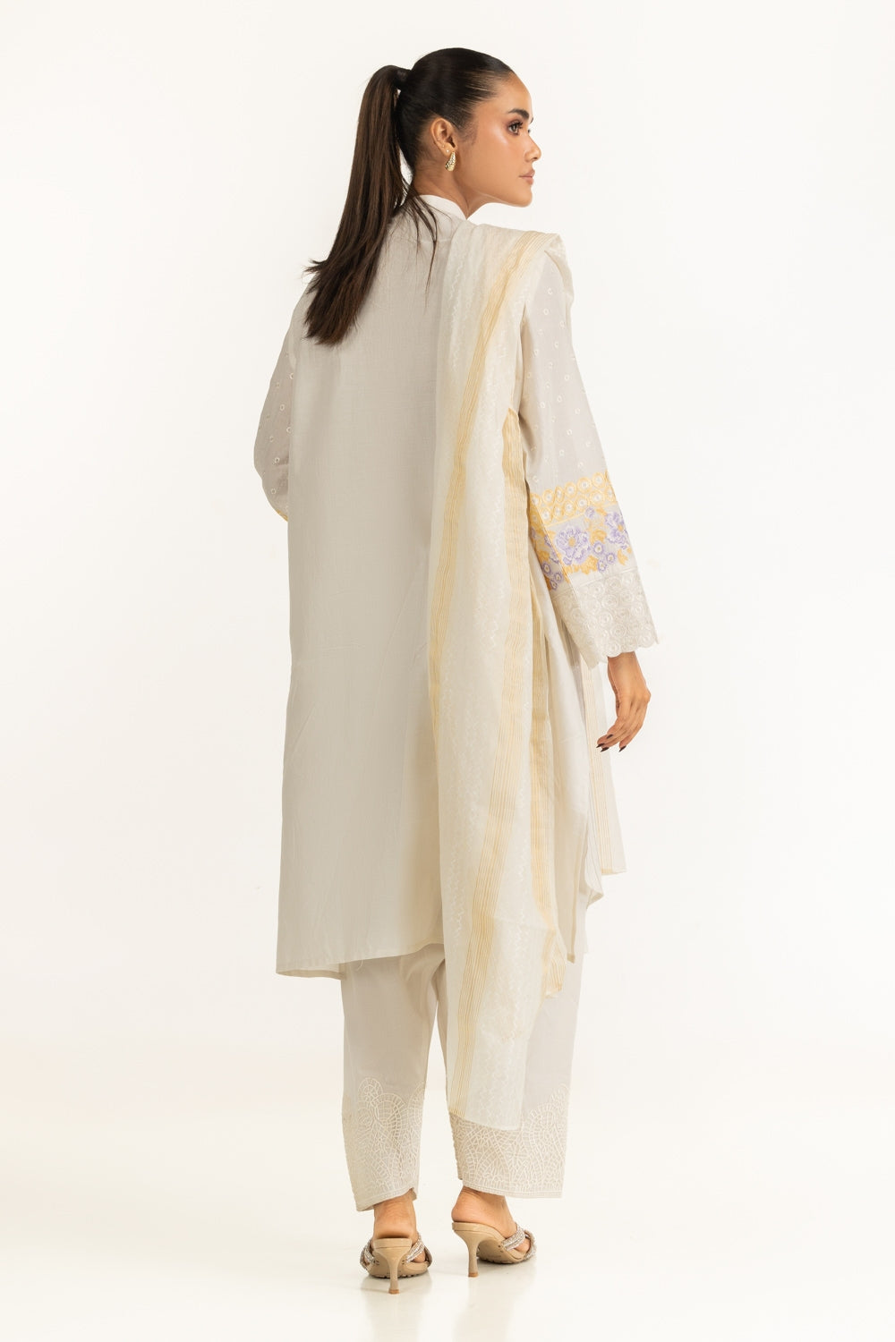 3Pc Lawn Embroidered Suit IUSTKSD-868