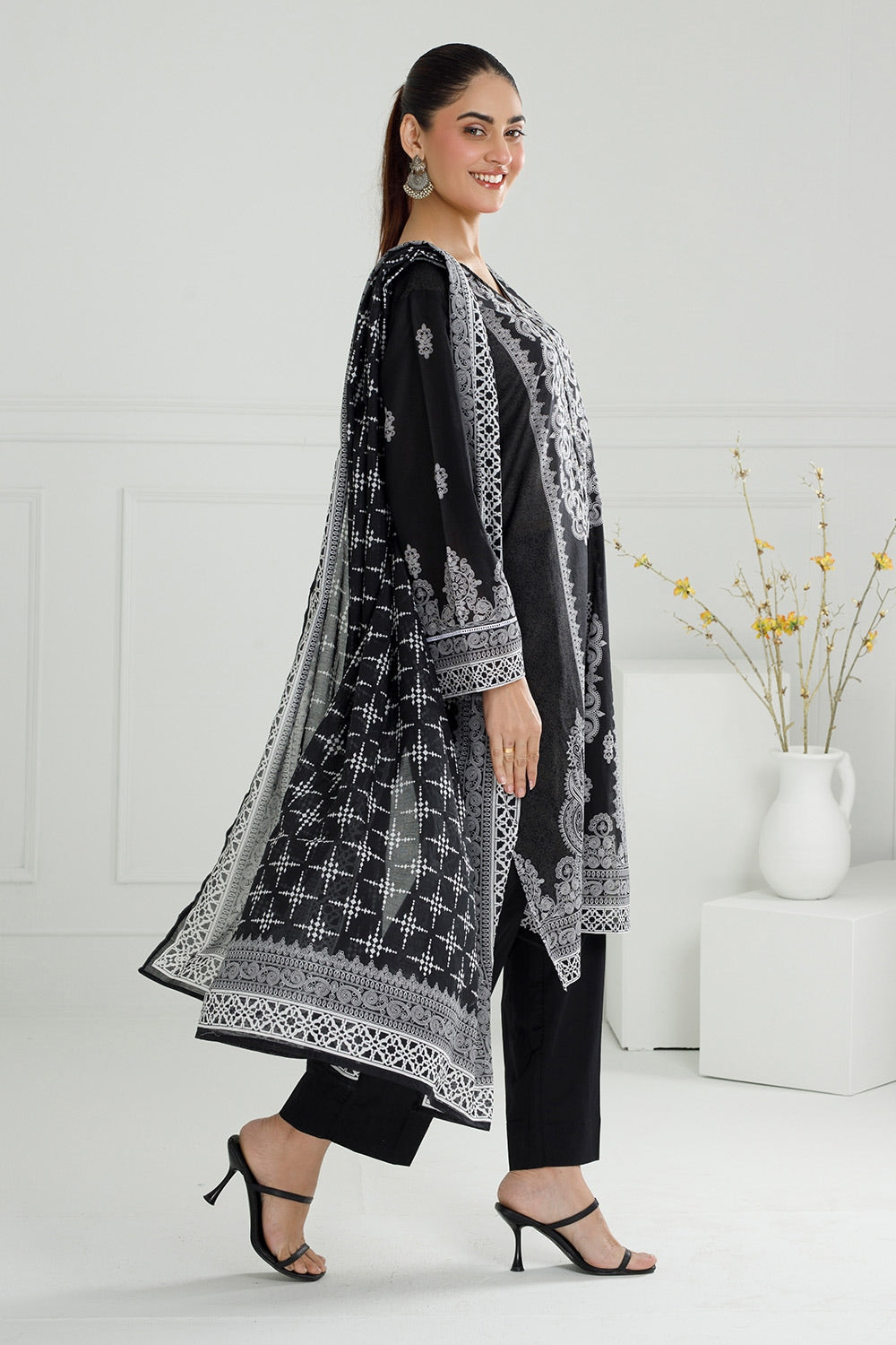 3PC Lawn Printed Suit IUSTKSD-488