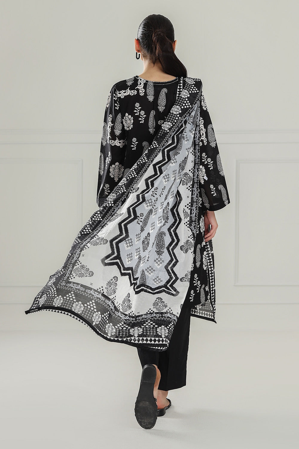 3PC Lawn Printed Suit IUSTKSD-503
