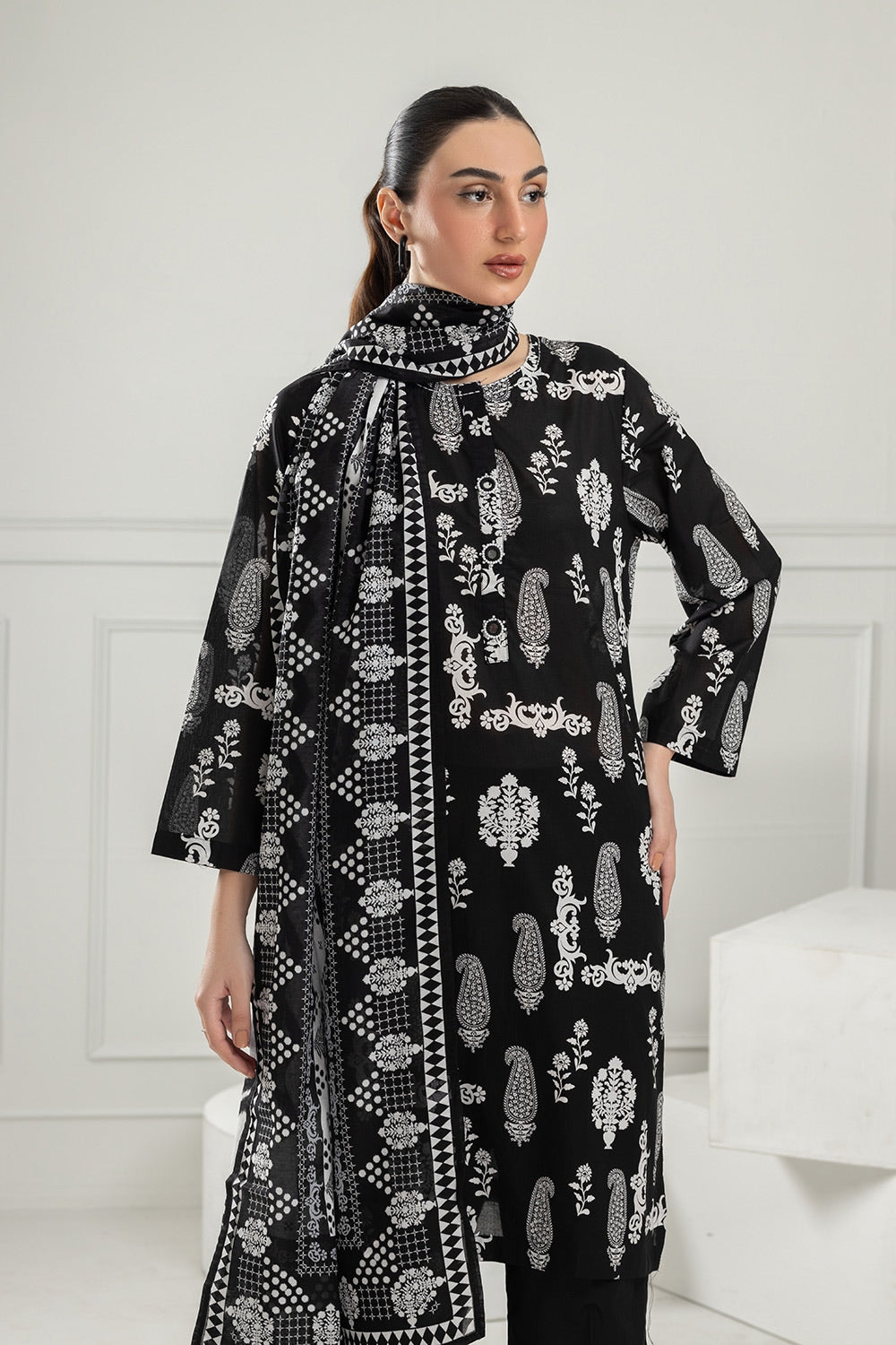 3PC Lawn Printed Suit IUSTKSD-503