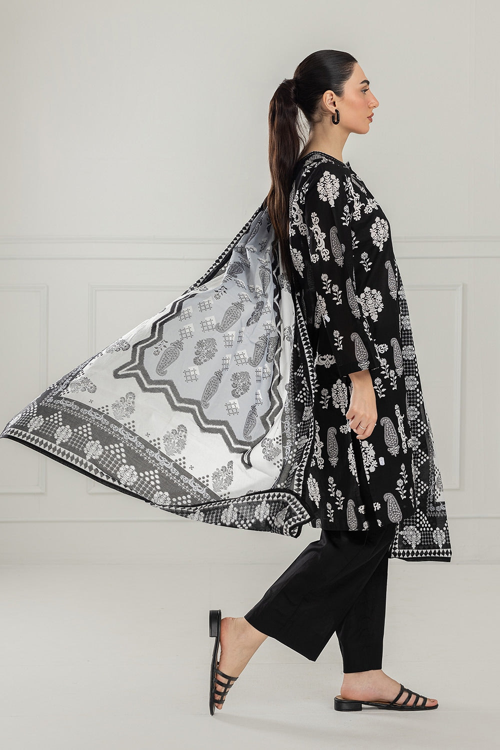 3PC Lawn Printed Suit IUSTKSD-503