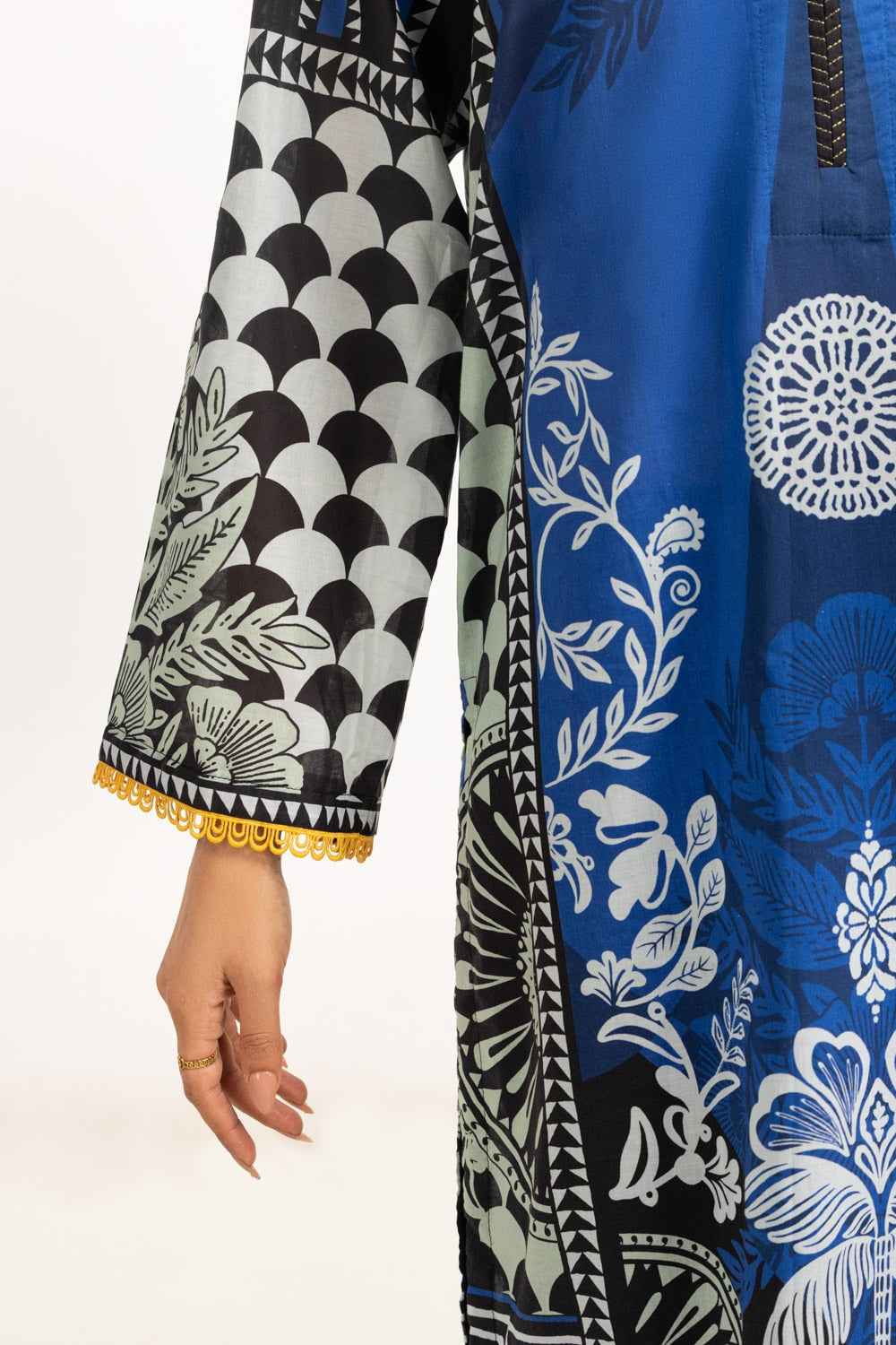3PC Lawn Printed Suit IUSTKSD-869