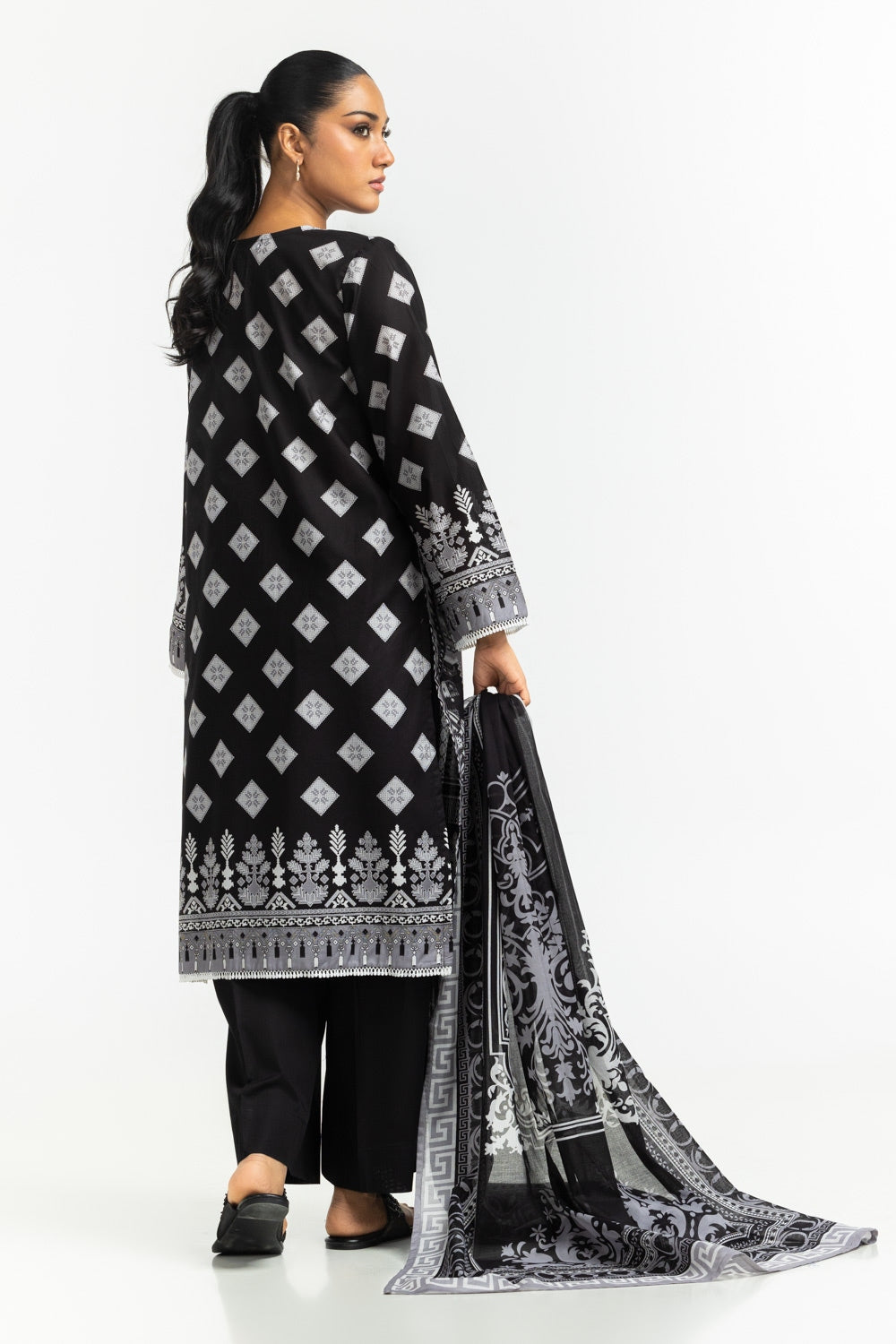 3PC Lawn Printed Suit With Embroidered IUSTKSD-551