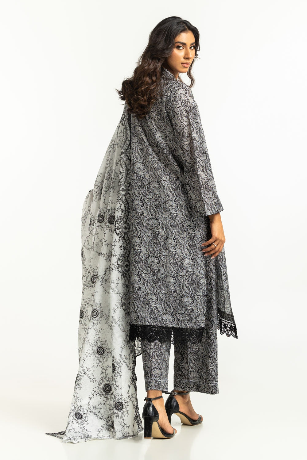 3PC Lawn Printed Suit With Embroidered IUSTKSD-675