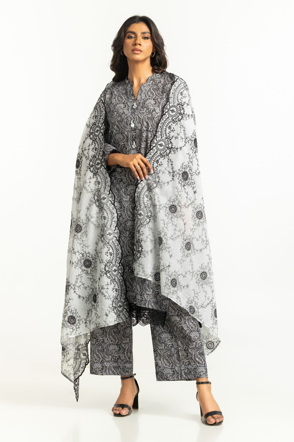 3PC Lawn Printed Suit With Embroidered IUSTKSD-675