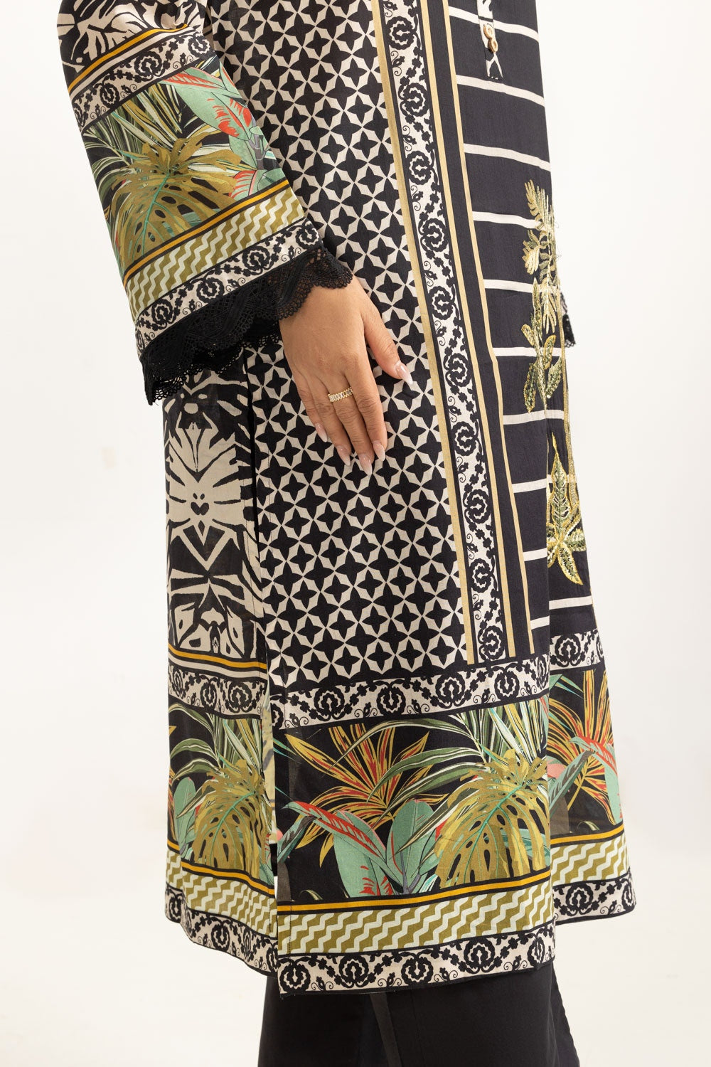 3PC Lawn Printed Suit With Embroidered IUSTKSD-727