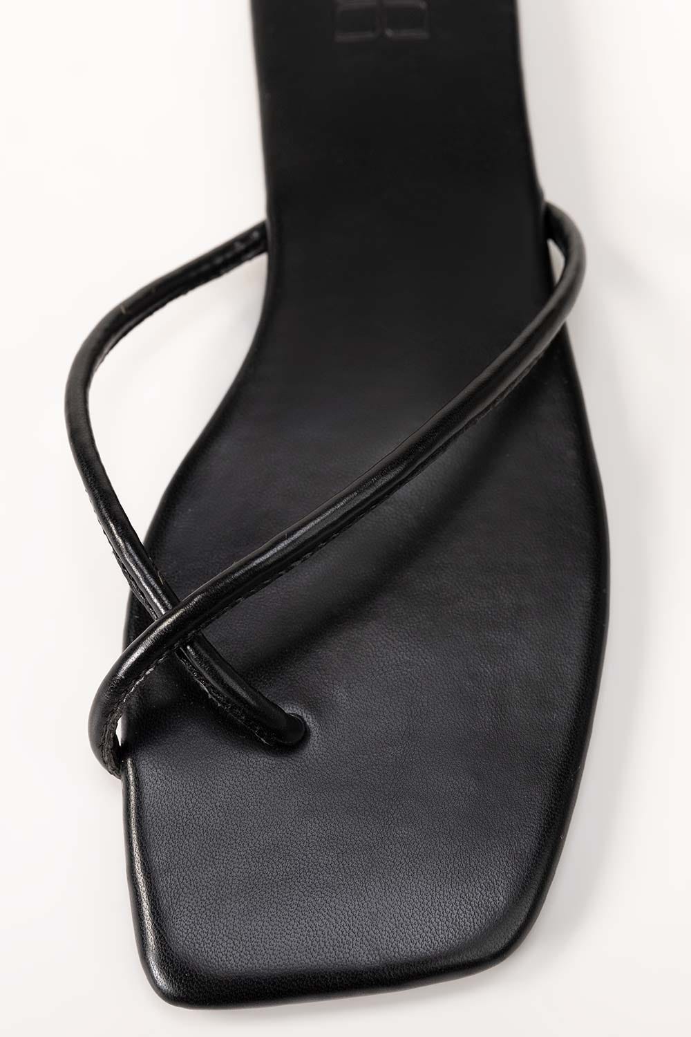 Black Slipper IWE-SLP24-036