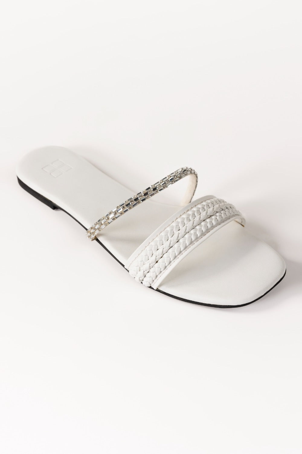 White Slipper IWE-SLP24-023