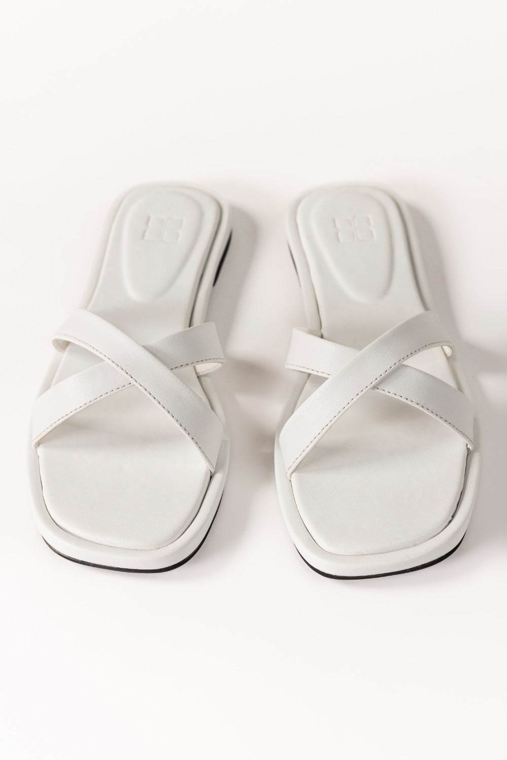 White Slipper IWE-SLP24-025