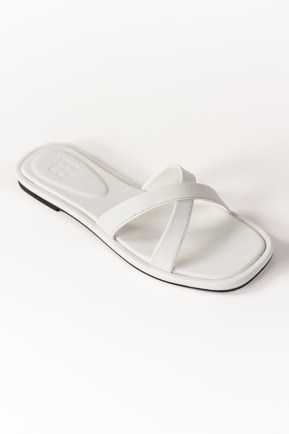 White Slipper IWE-SLP24-025