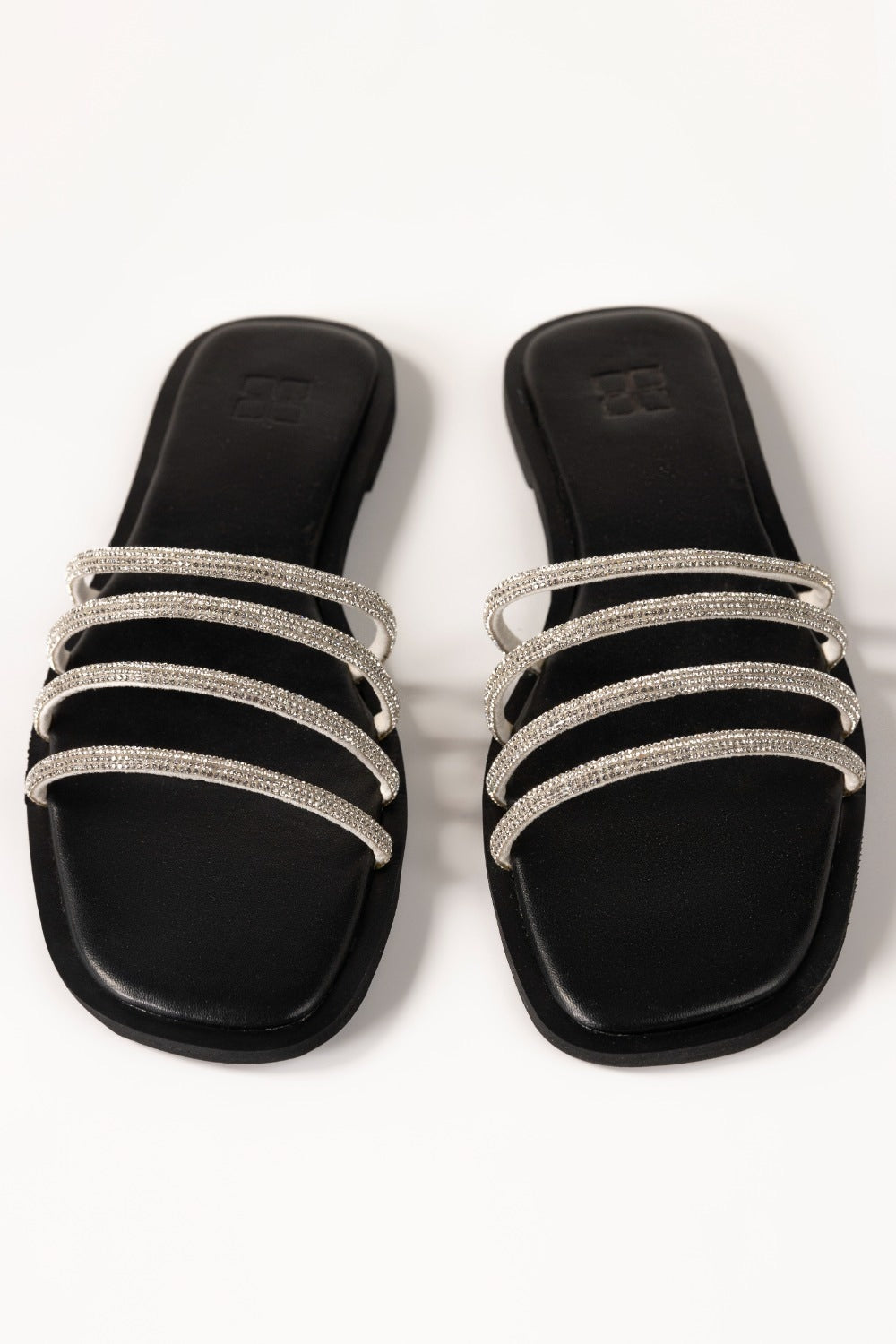 Black Slipper IWE-SLP24-026