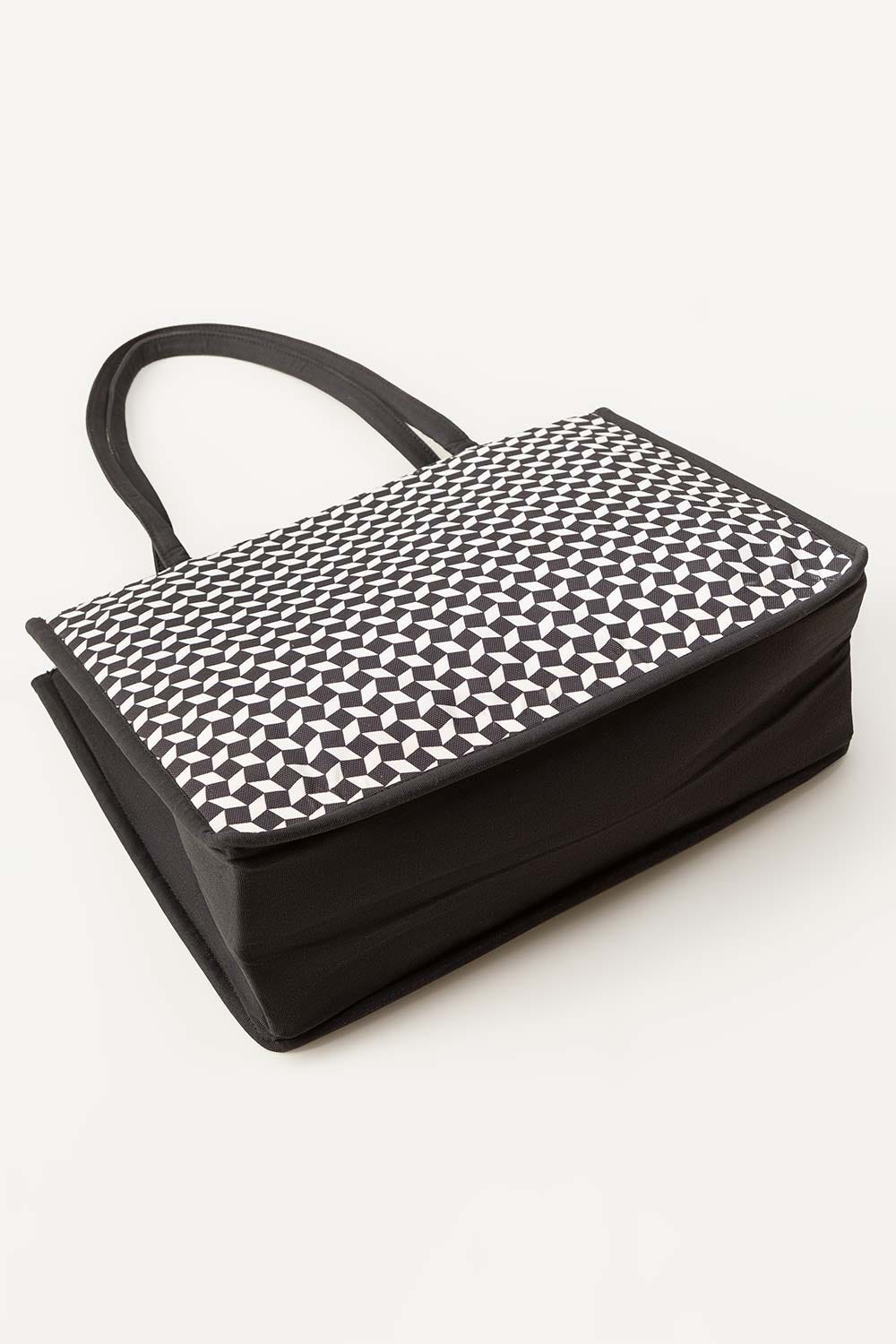 Black And White Shoulder Bag IWB-HDB24-019