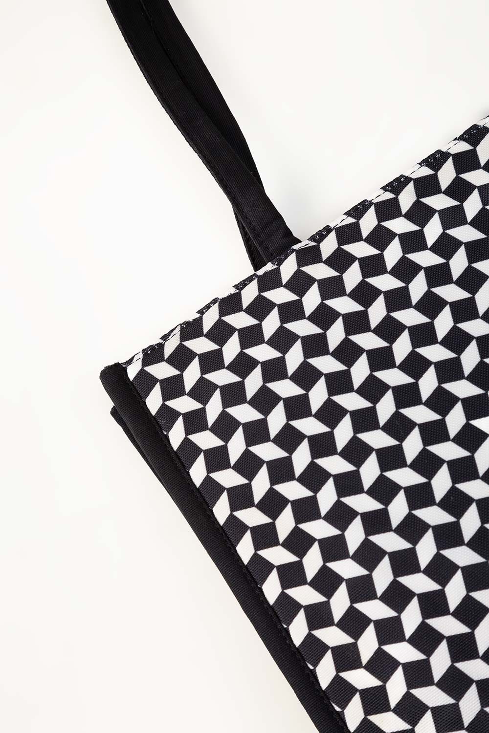 Black And White Shoulder Bag IWB-HDB24-019