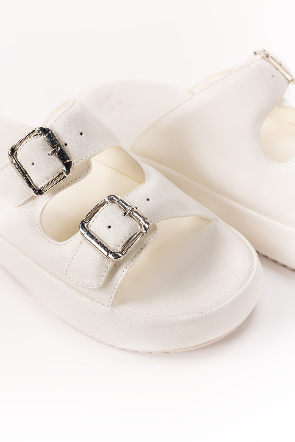 Women White Slipper IWW-CFS24-007
