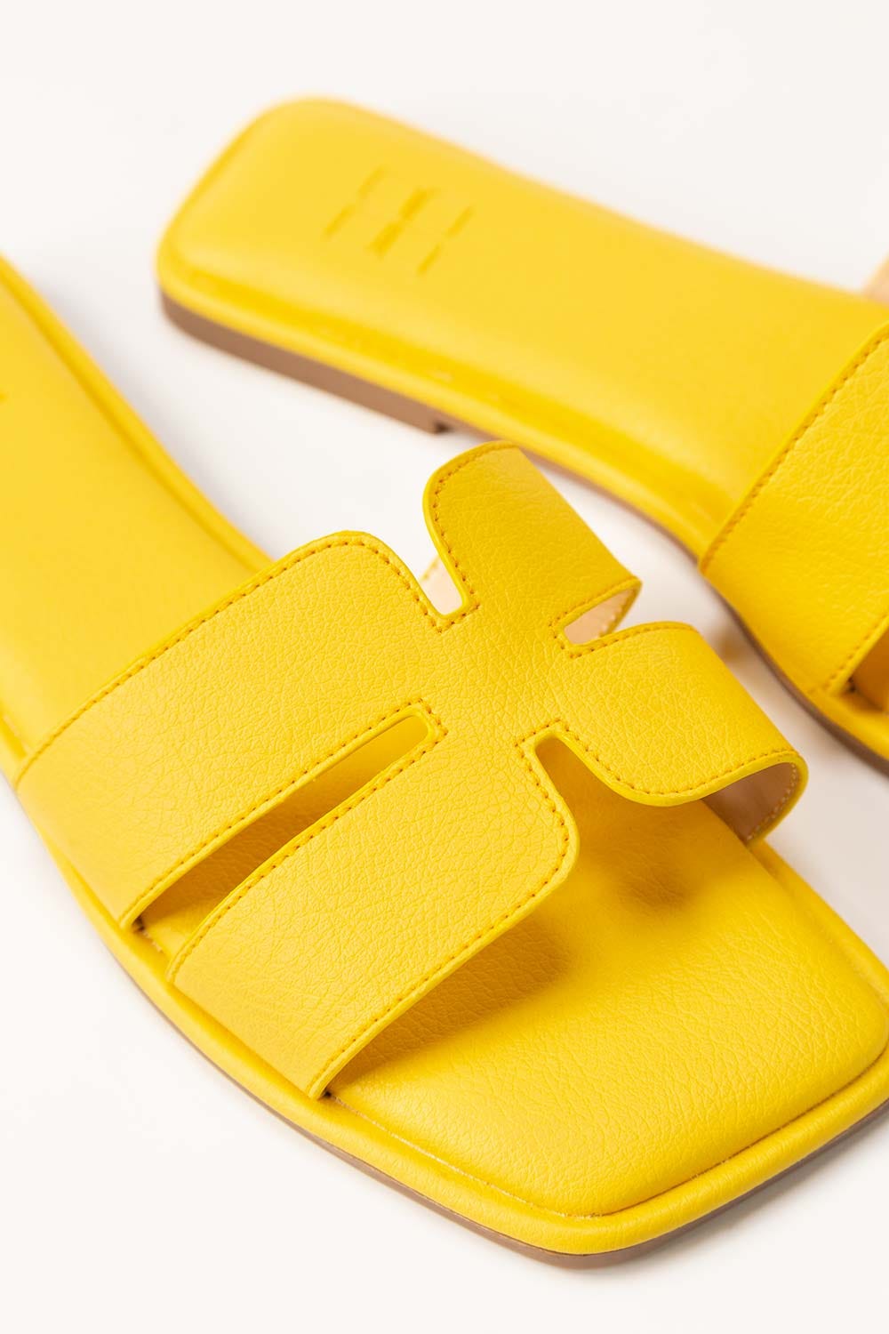 Yellow Slipper IWE-SLP24-55