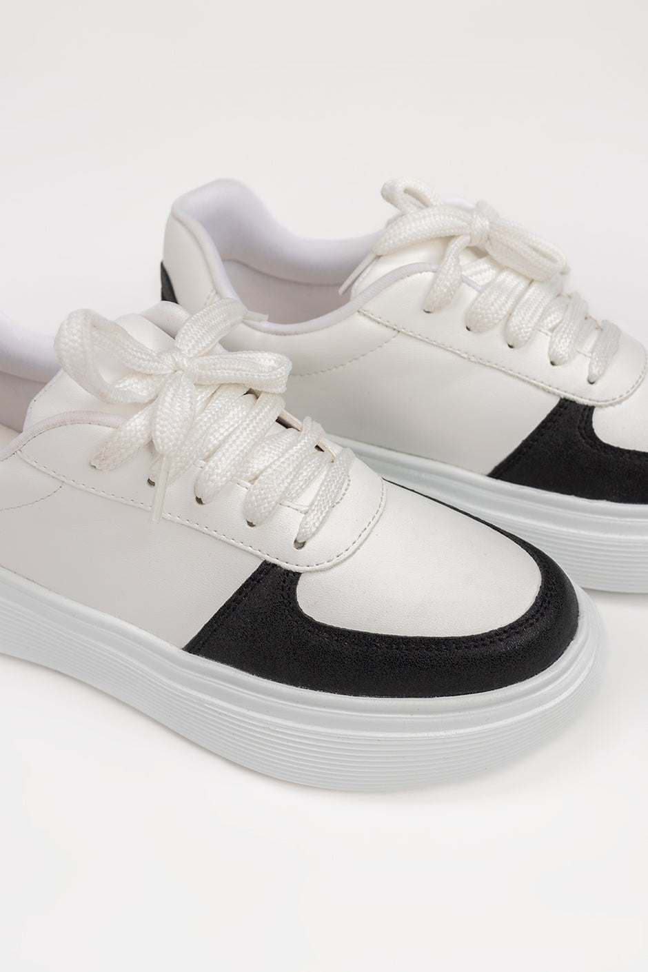 Women Black White Jogger