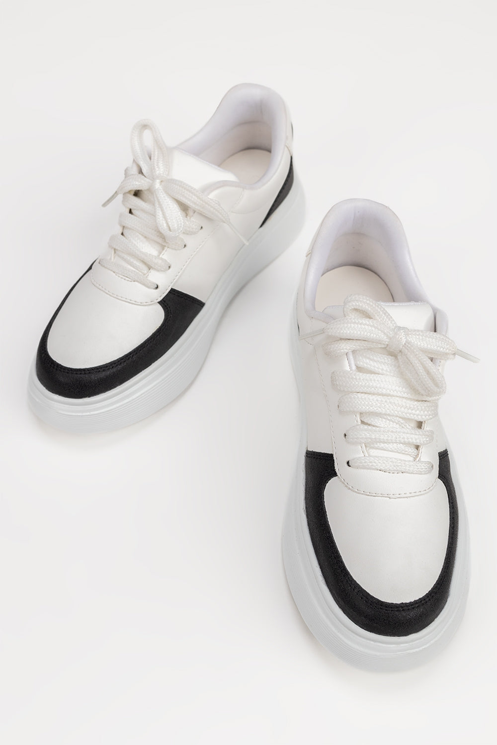 Women Black White Jogger IWW-JGR24-001