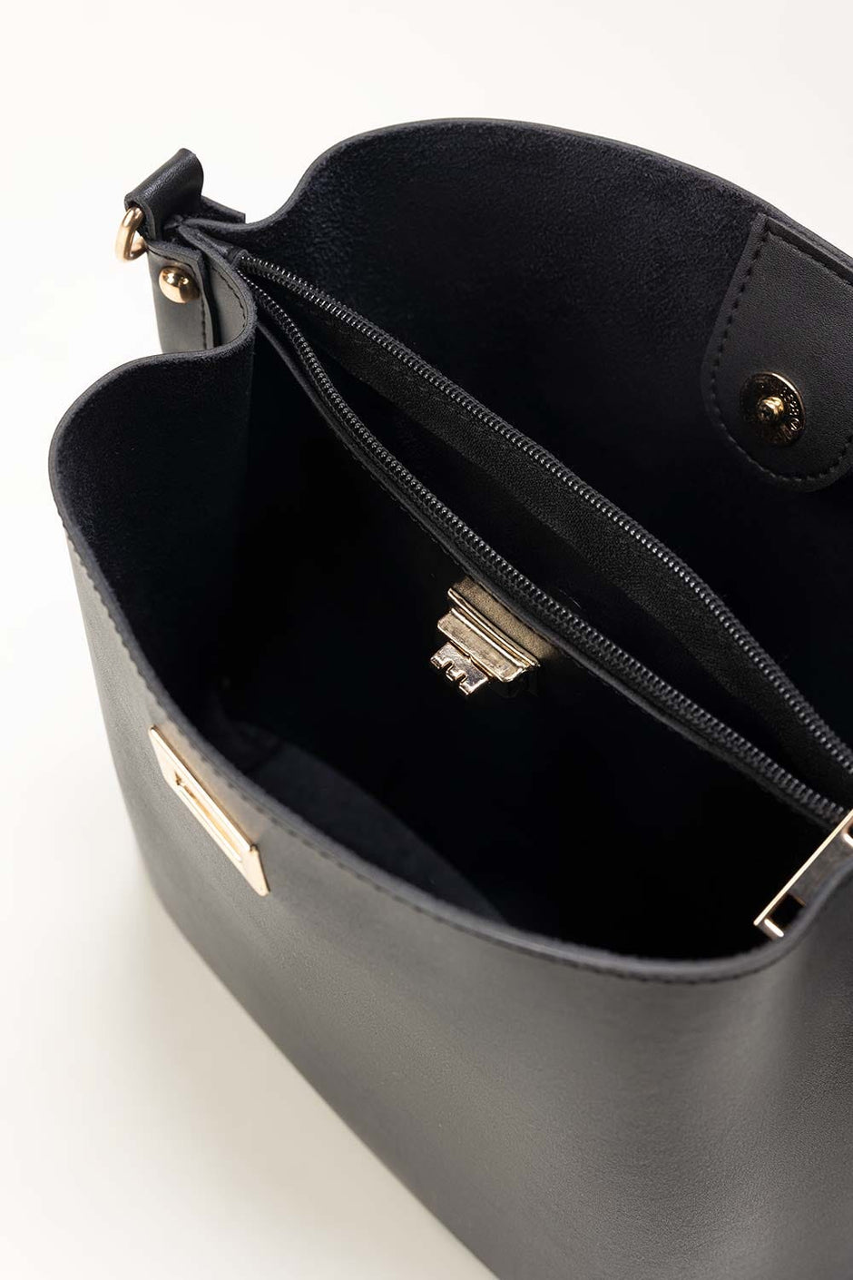 Black Bucket Bag