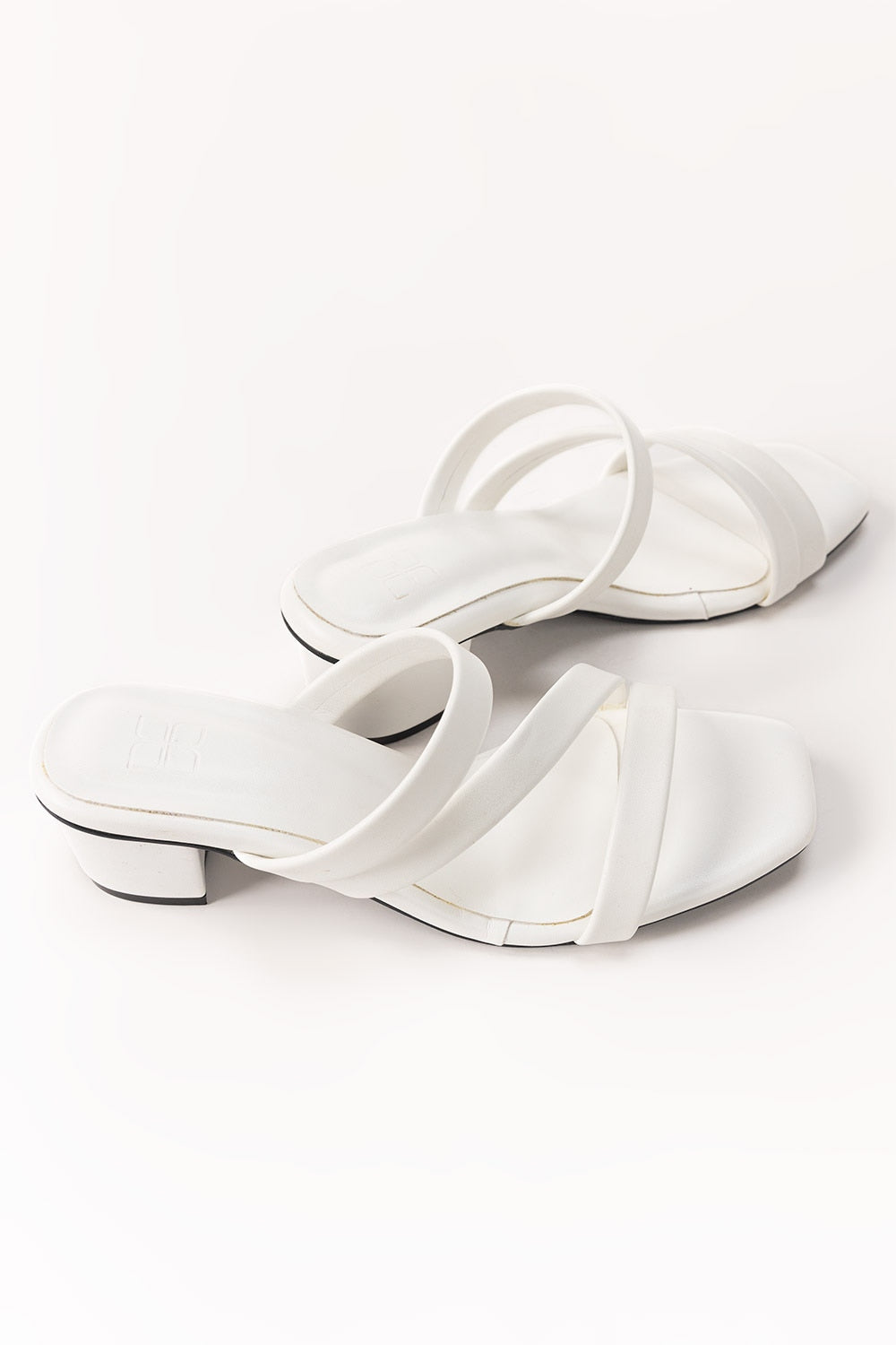Women White Heels IFS-HLS25-002