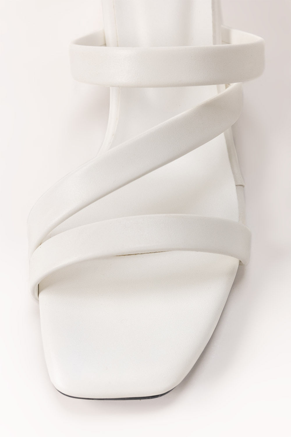 Women White Heels IFS-HLS25-002
