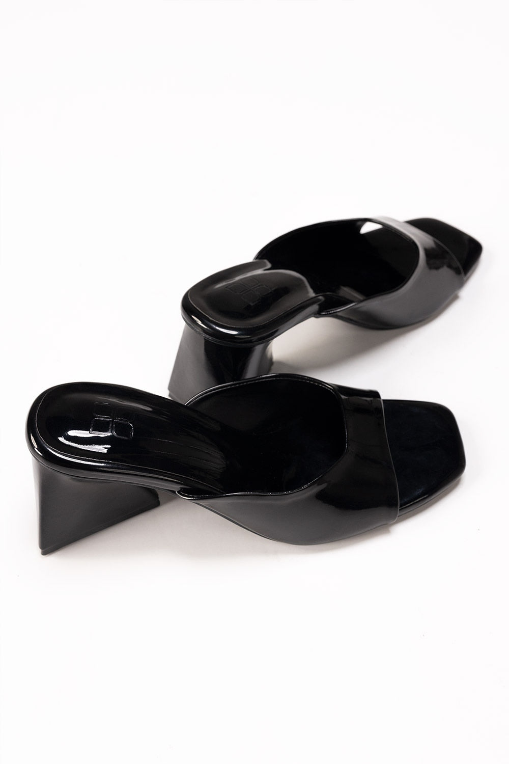 Women Black Heels IFS-HLS25-003