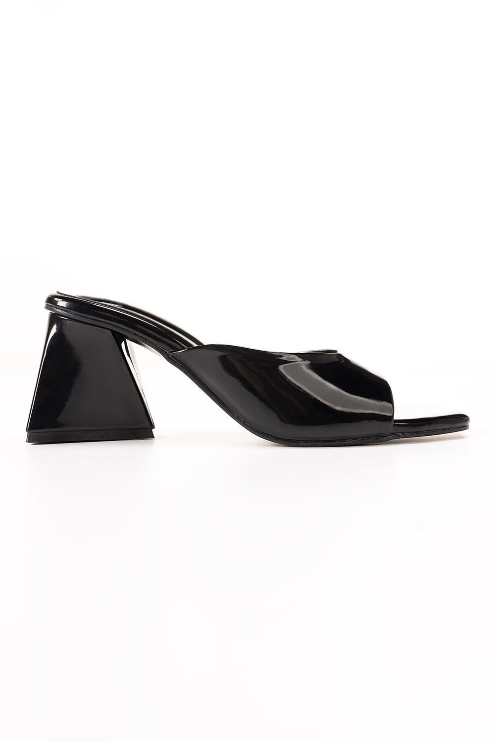 Women Black Heels IFS-HLS25-003