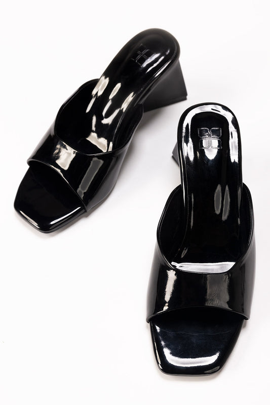 Women Black Heels IFS-HLS25-003