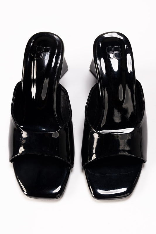 Women Black Heels IFS-HLS25-003