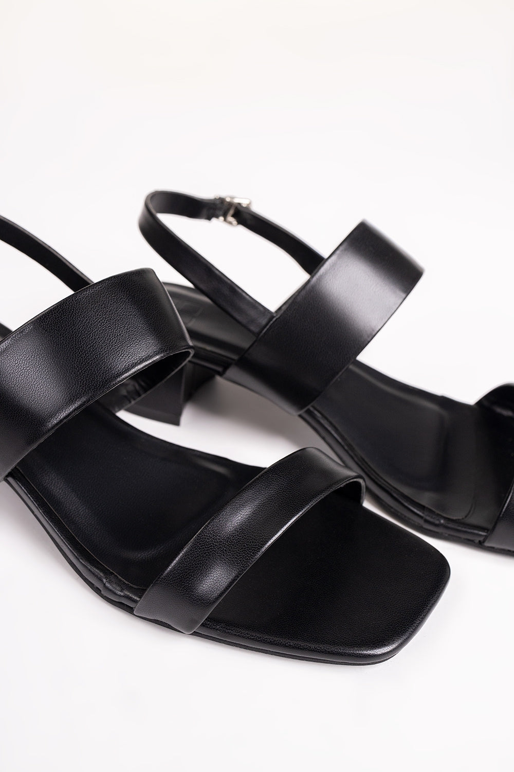 Women Black Sandal IFS-SDL25-001