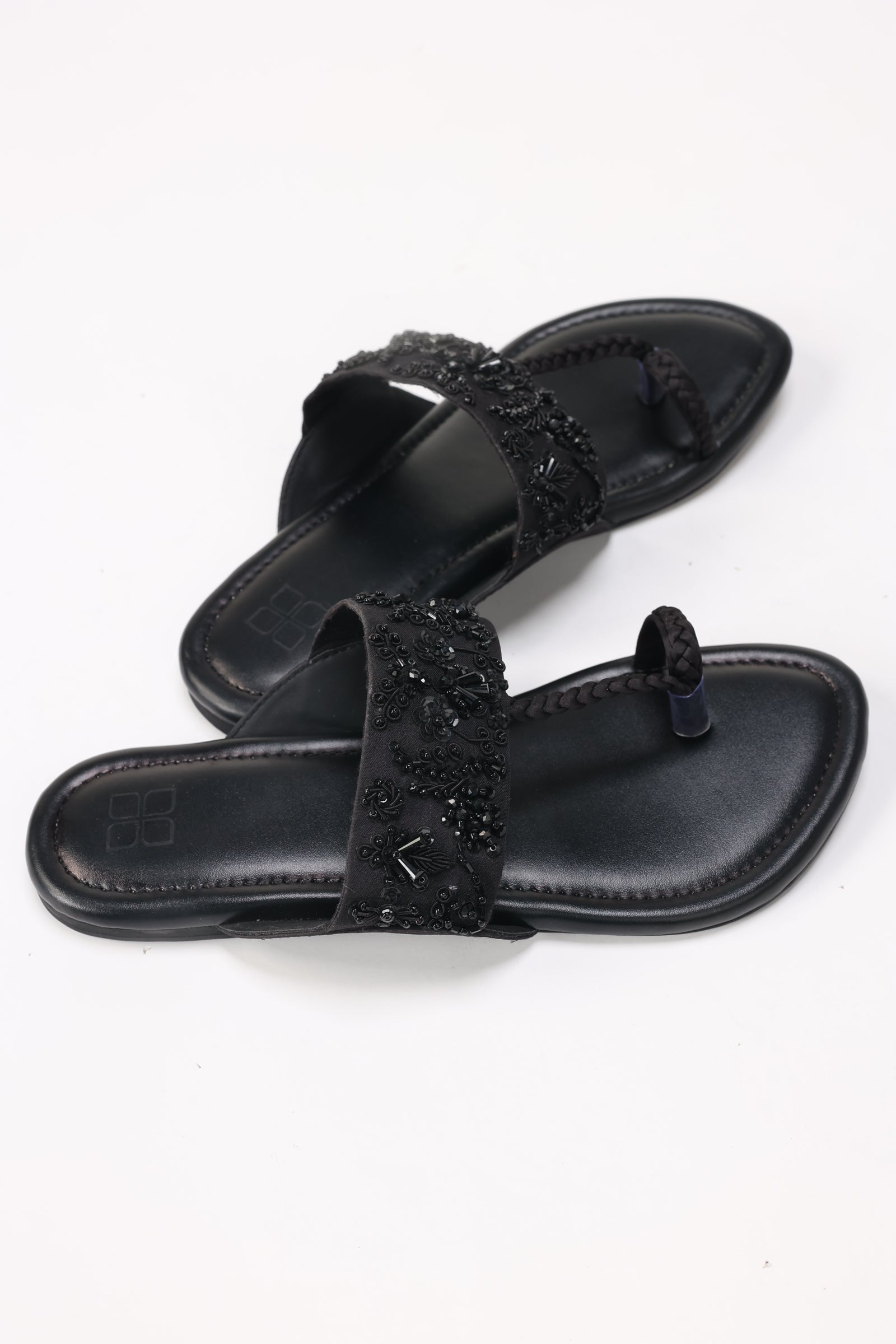 Women Black kolhapuri IFS-KLP25-001