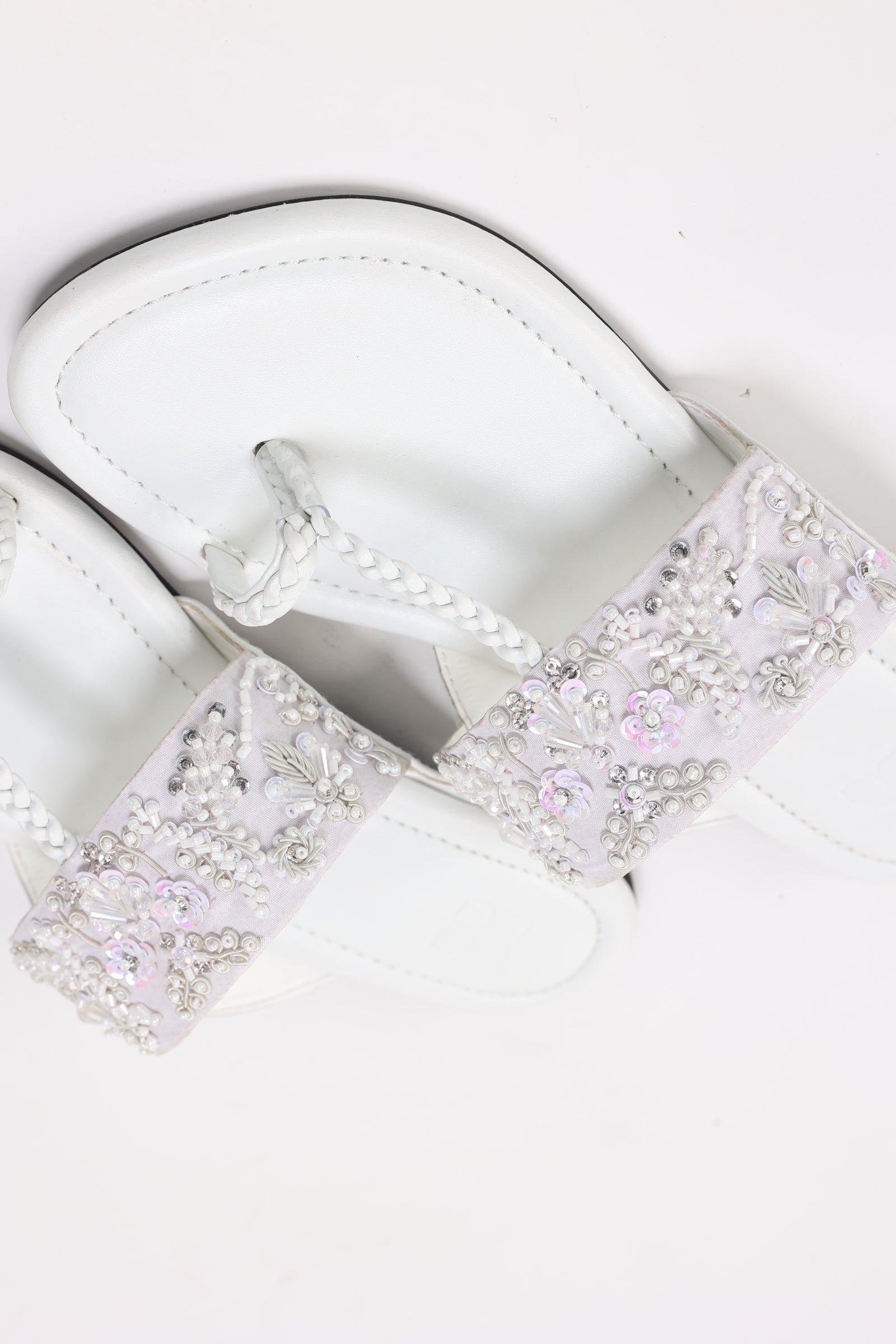 Women White Kolhapuri IFS-KLP25-002