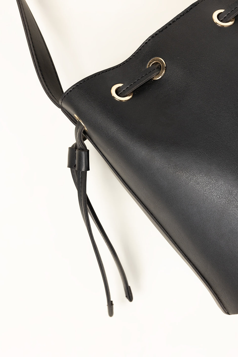 Black Bucket Bag