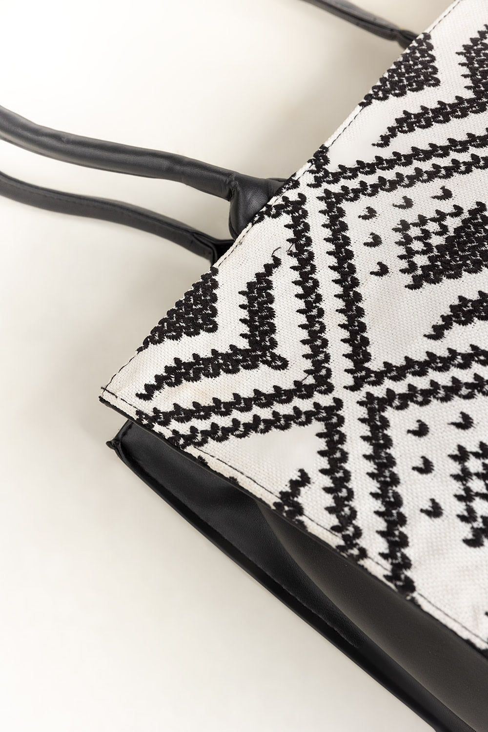 Black White Tote Bag IBS-TTB25-012