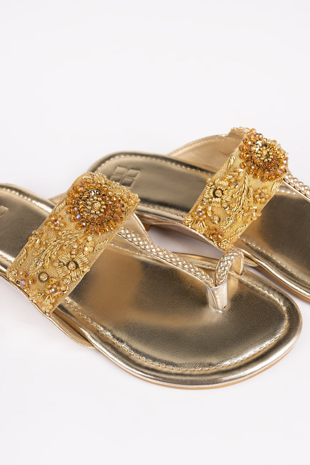 Women Golden Kolhapuri IFS-KLP25-005