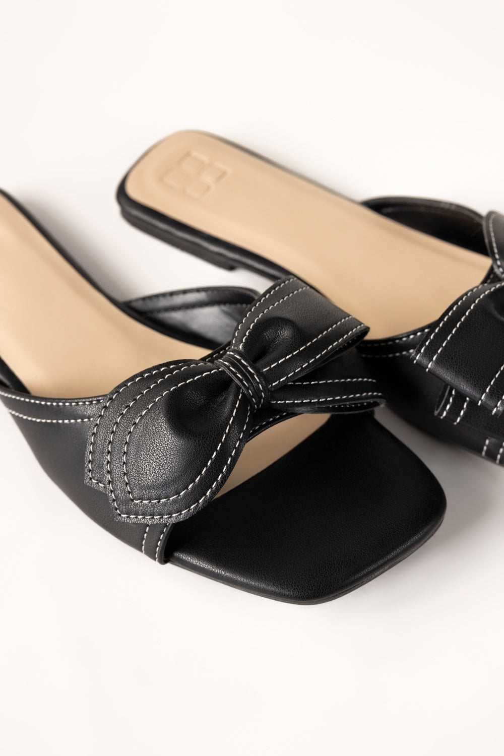 Women Black Slipper IFS-SLP25-005