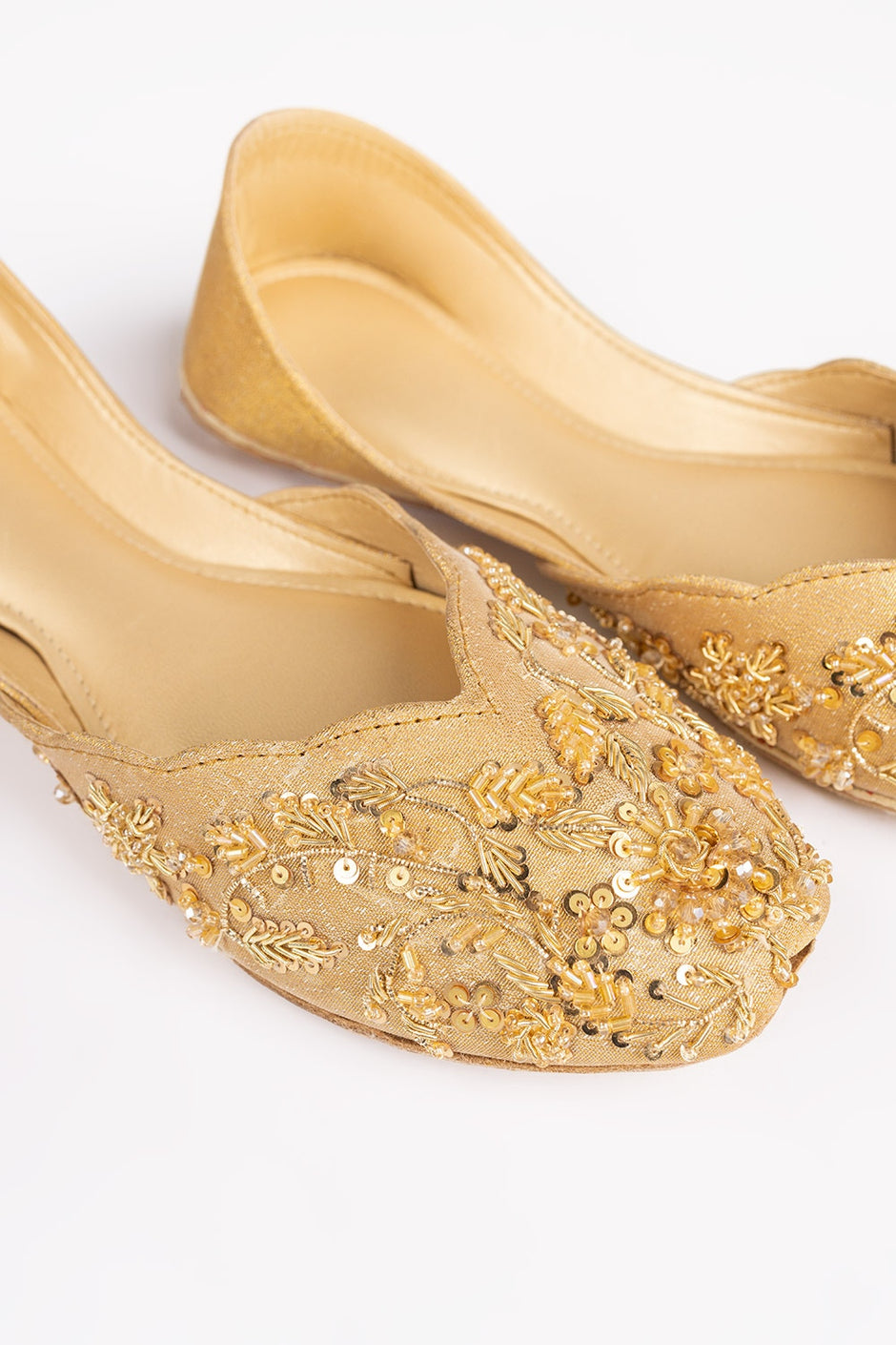Women Golden Khussa IFS-KHS25-003