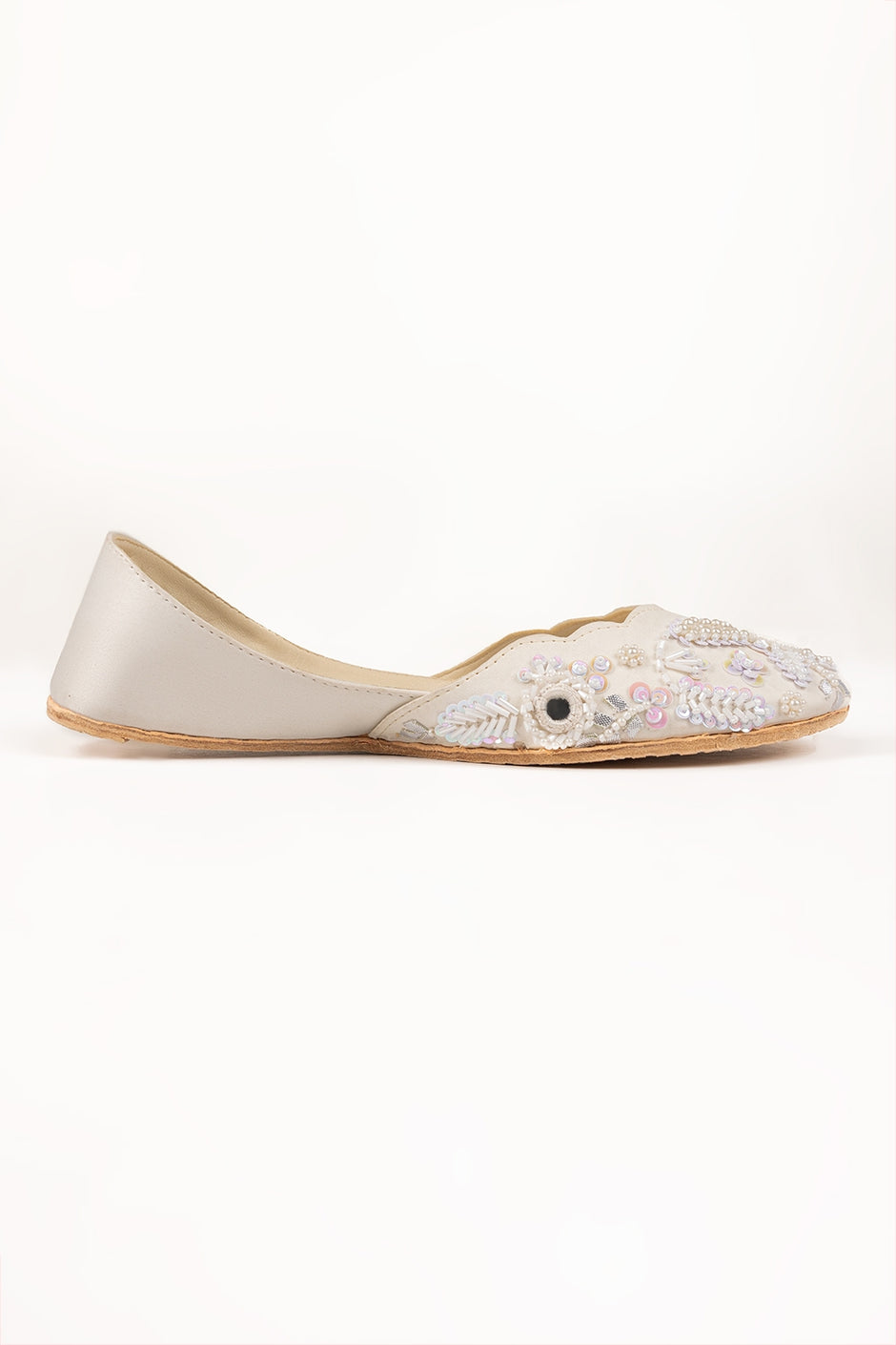 Women Off White khussa