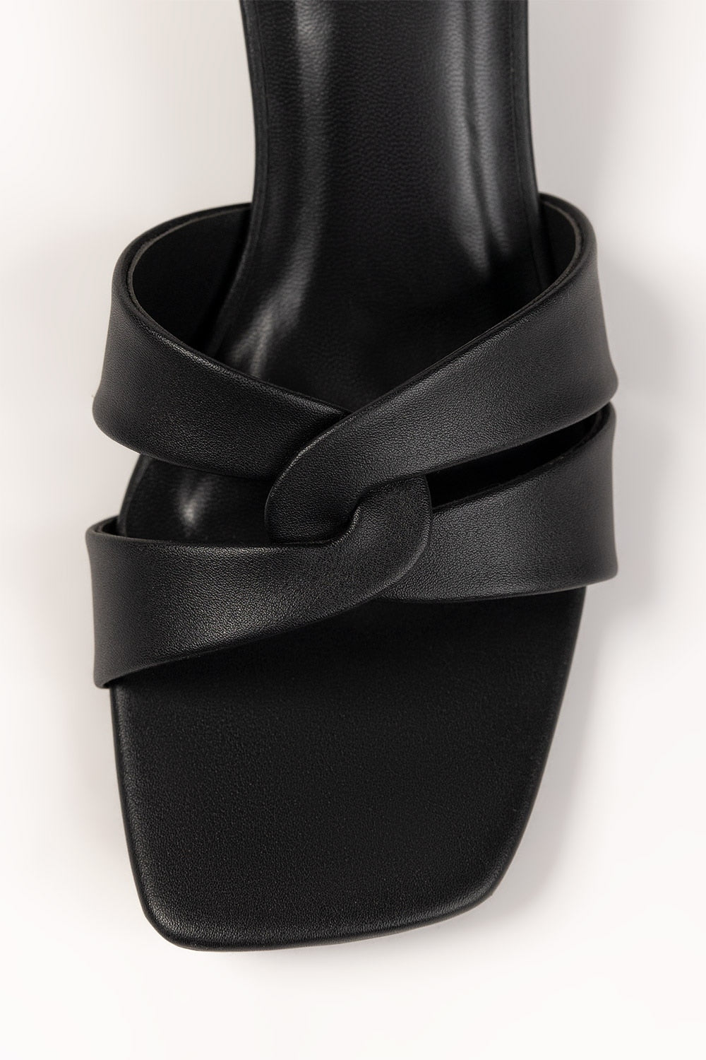 Women Black Heels IFS-HLS25-009
