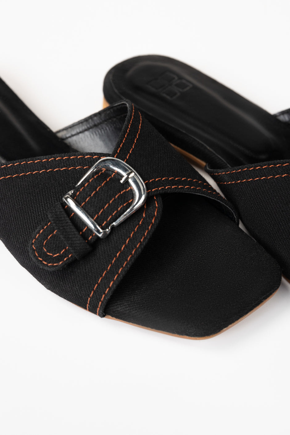 Black Slipper