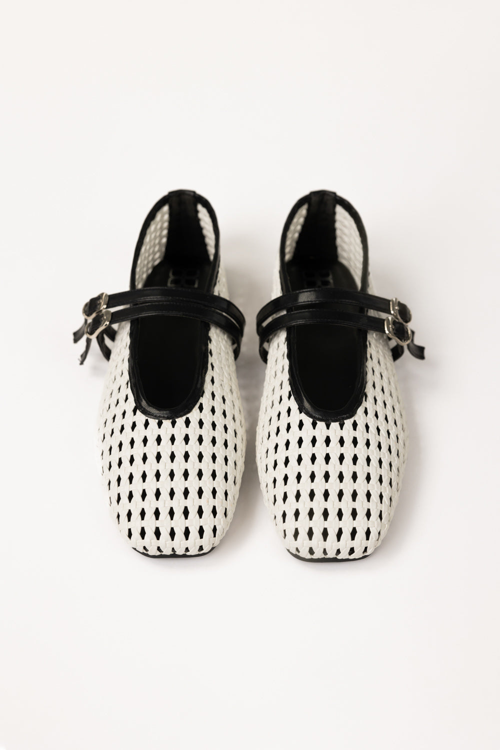 White Black Pumps
